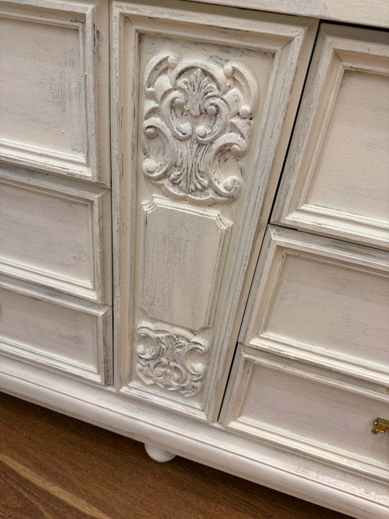 Vintage French Provincial Style Dresser/ Drawers