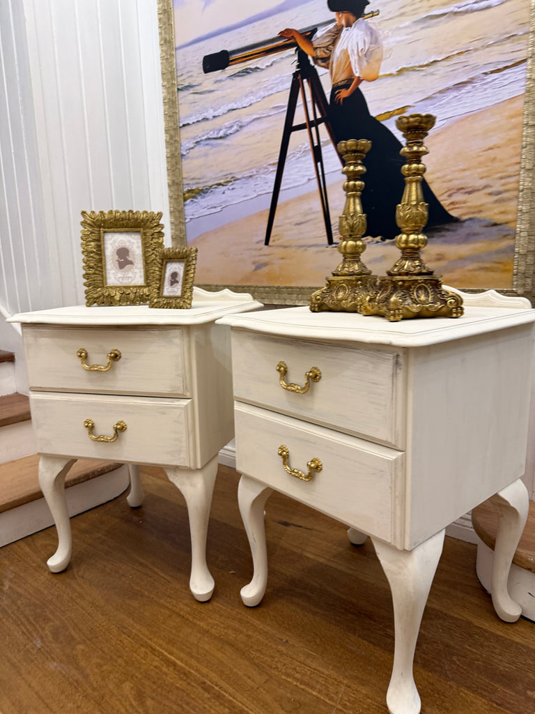 2 x Vintage Queen Anne French Provincial Style Bedside Tables