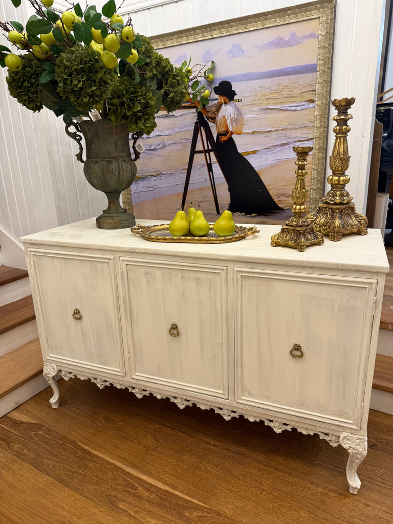 Vintage French Provincial Style Sideboard/ Buffet