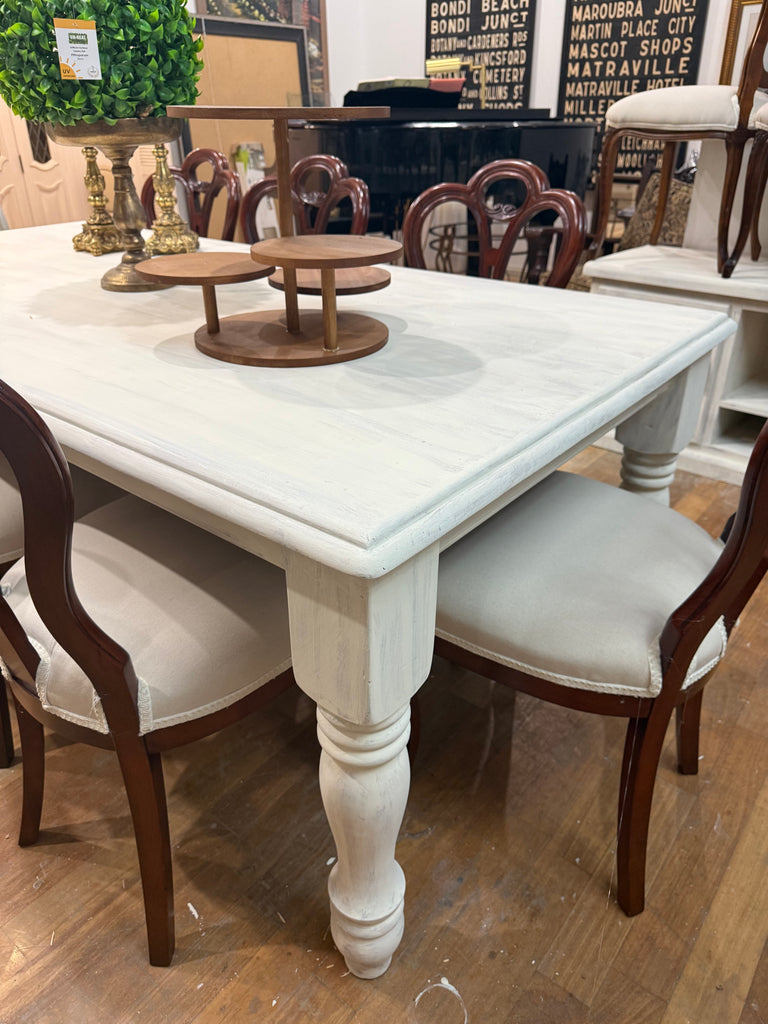 8 Seater French Provincial Style Dining Set