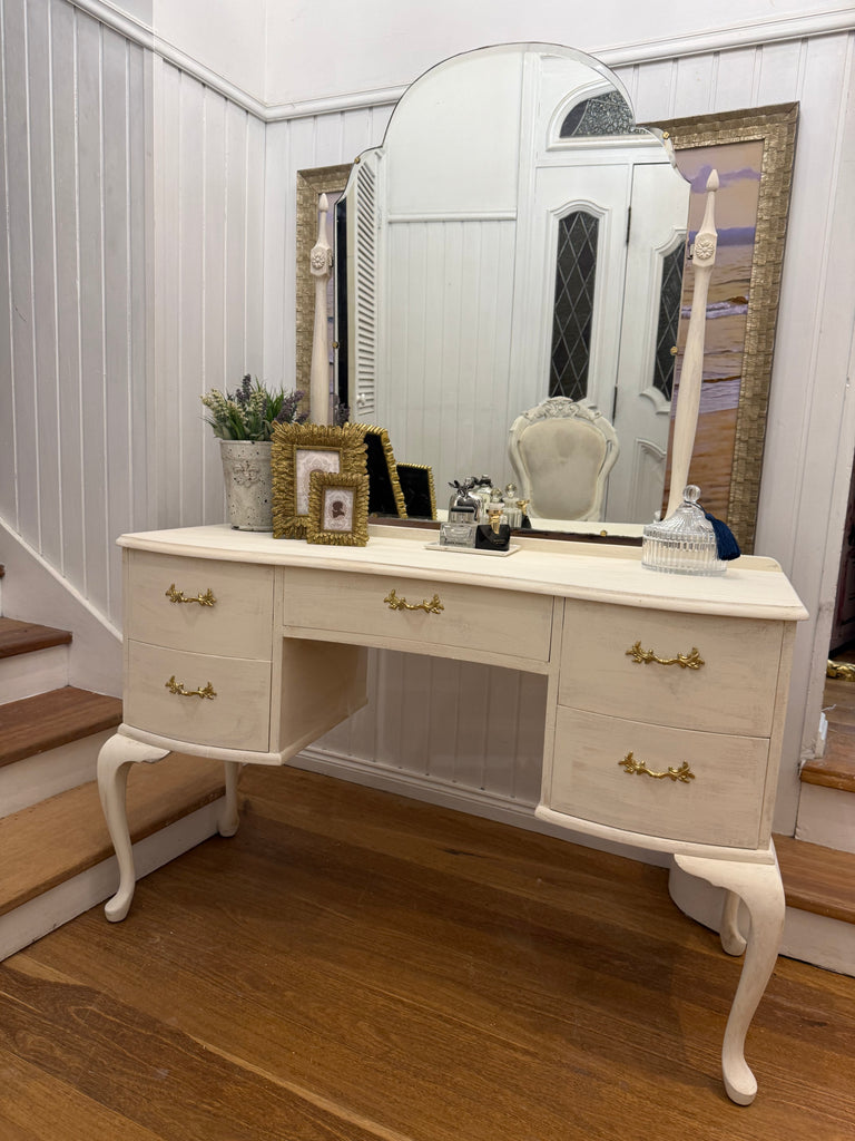 Vintage Queen Anne French Provincial Style Dressing Table and Chair