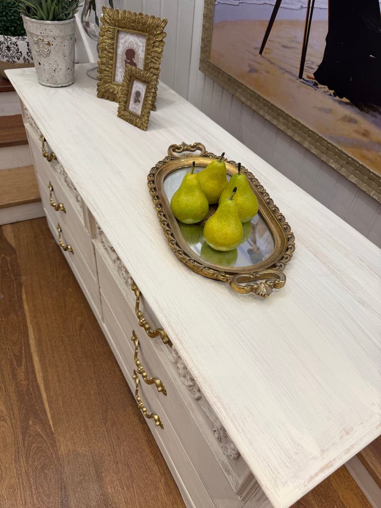 Vintage French Provincial Style Dresser/Drawers