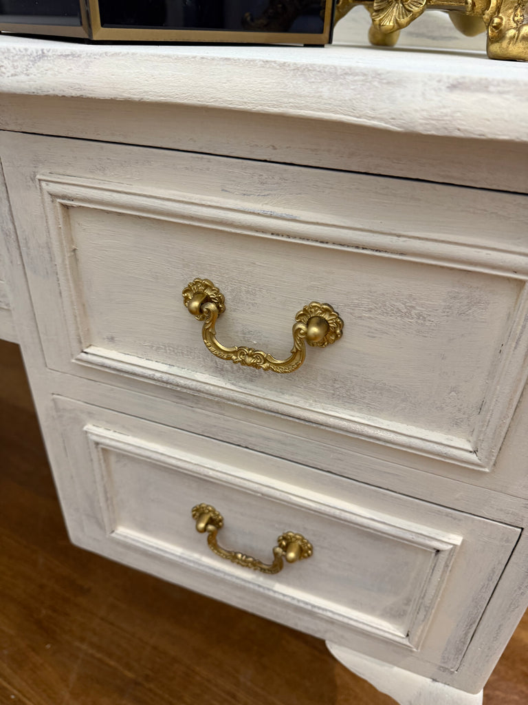 Vintage Queen Anne French Provincial Style Dressing Table.