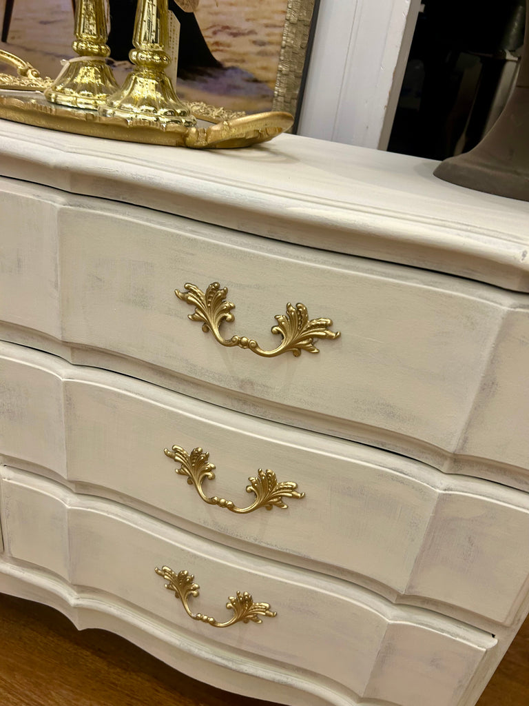 Vintage Berryman French Provincial Style Dresser/Drawers