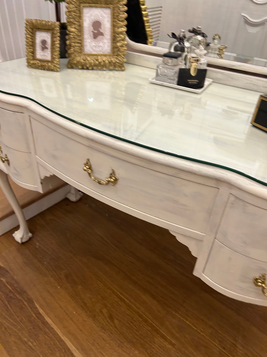 Vintage Queen Anne Dressing Table