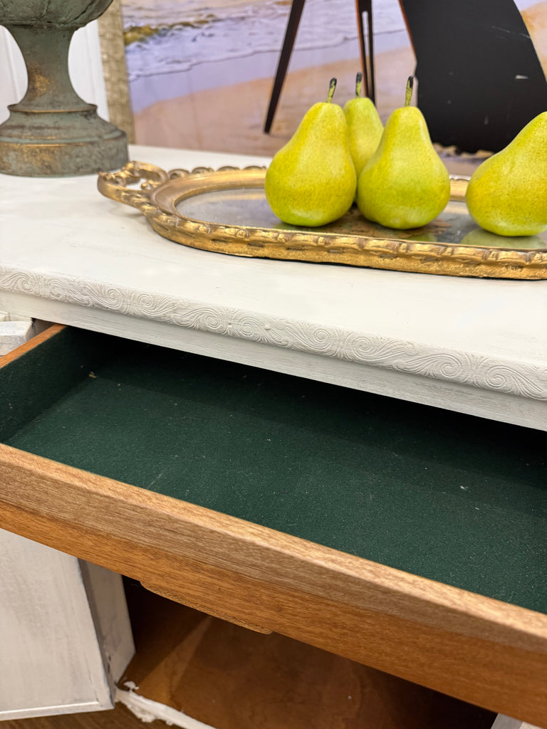 Vintage French Provincial Style Sideboard/ Buffet
