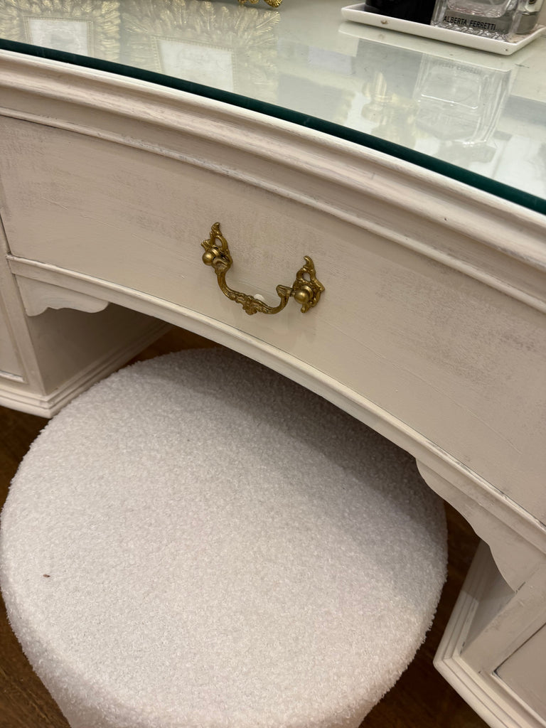 Vintage Queen Anne French Provincial Style Dressing Table and Stool