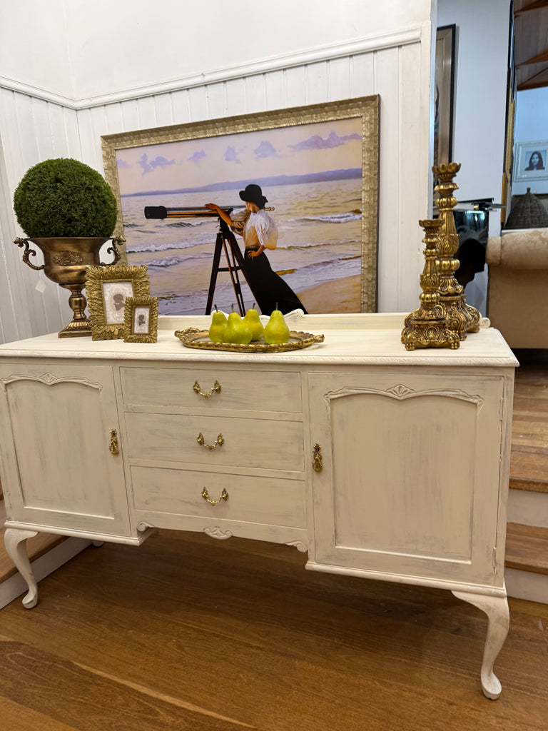 Vintage Queen Anne French Provincial Style Sideboard/Buffet
