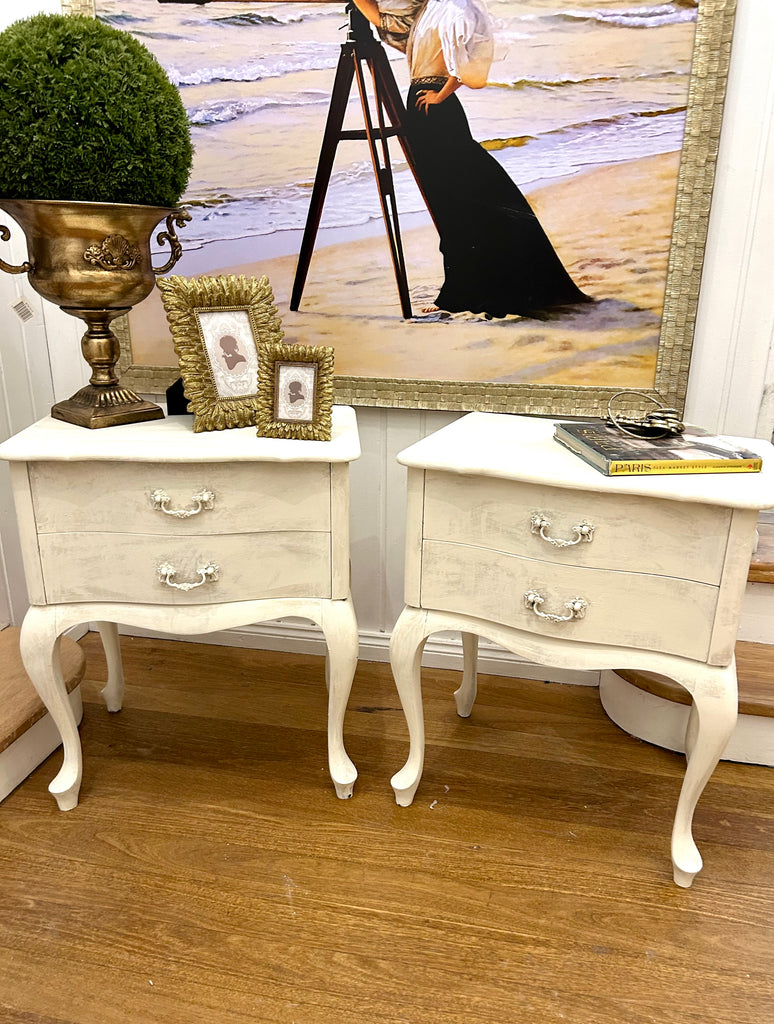 2 x Vintage Queen Anne Bedside Tables