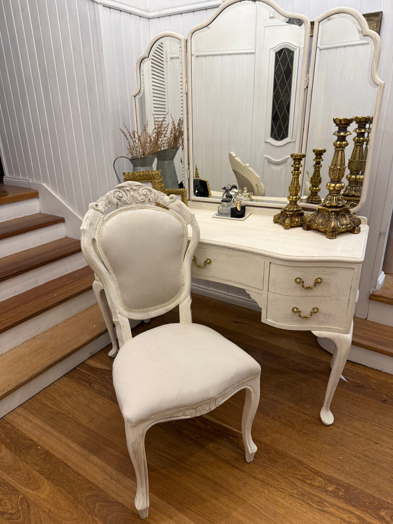 Vintage Queen Anne French Provincial Style Dressing Table and Chair