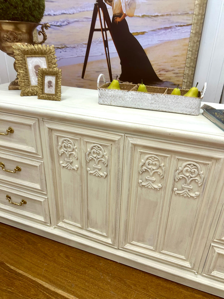 Vintage TV unit/ Dresser