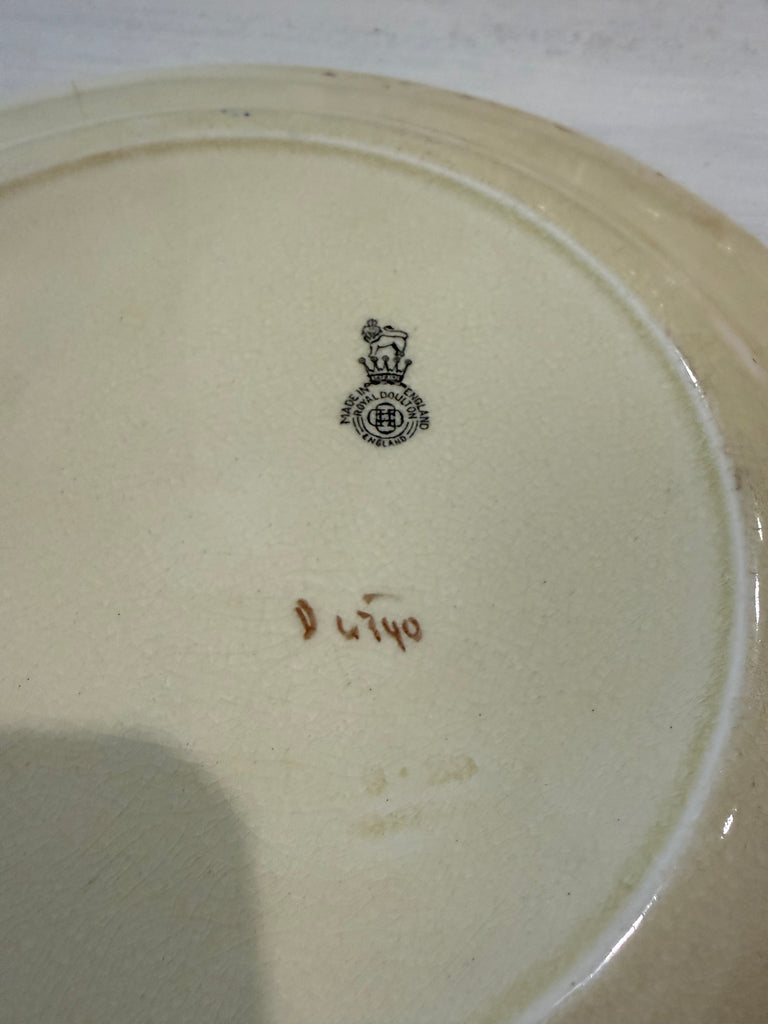 Antique Royal Doulton D4340 Hand-Painted English Cottage Landscape Plate – 26 cm – Early 20th Century