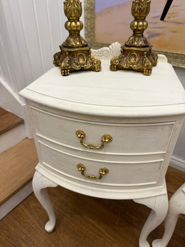 2 x Vintage Queen Anne Bedside Tables
