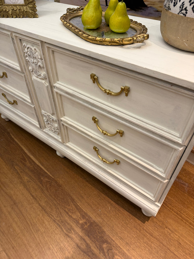 Vintage French Provincial Style Dresser/ Drawers