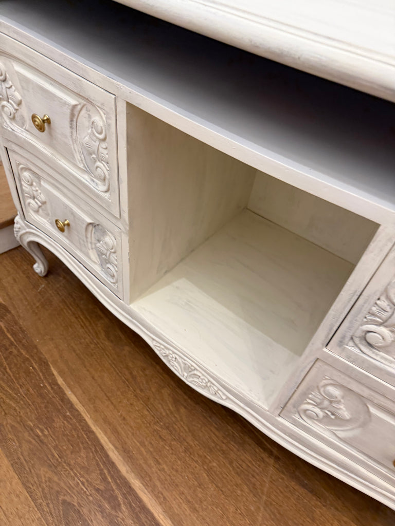 French Provincial Style Dresser/ Sideboard
