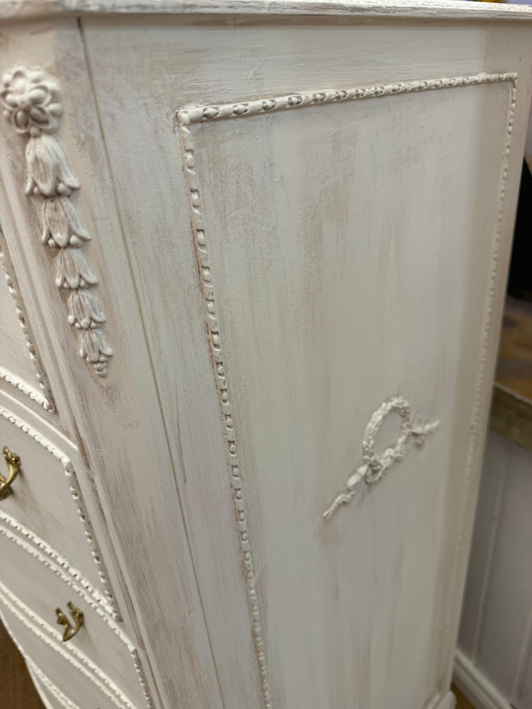 Vintage French Provincial Style Tallboy/Drawers