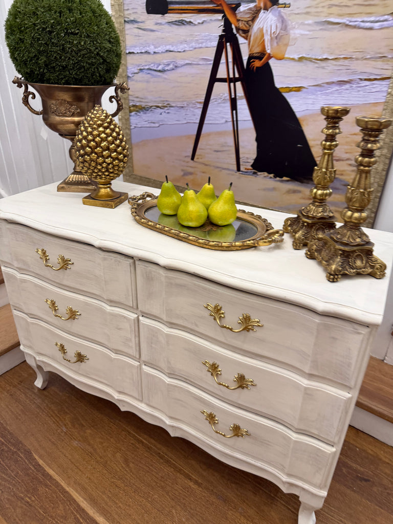 Vintage Berryman French Provincial Style Dresser/ Drawers