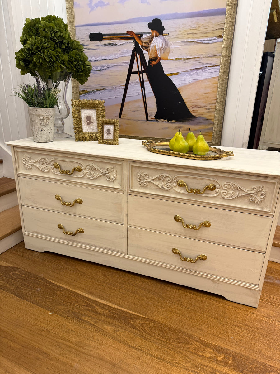 Vintage French Provincial Style Dresser/Drawers