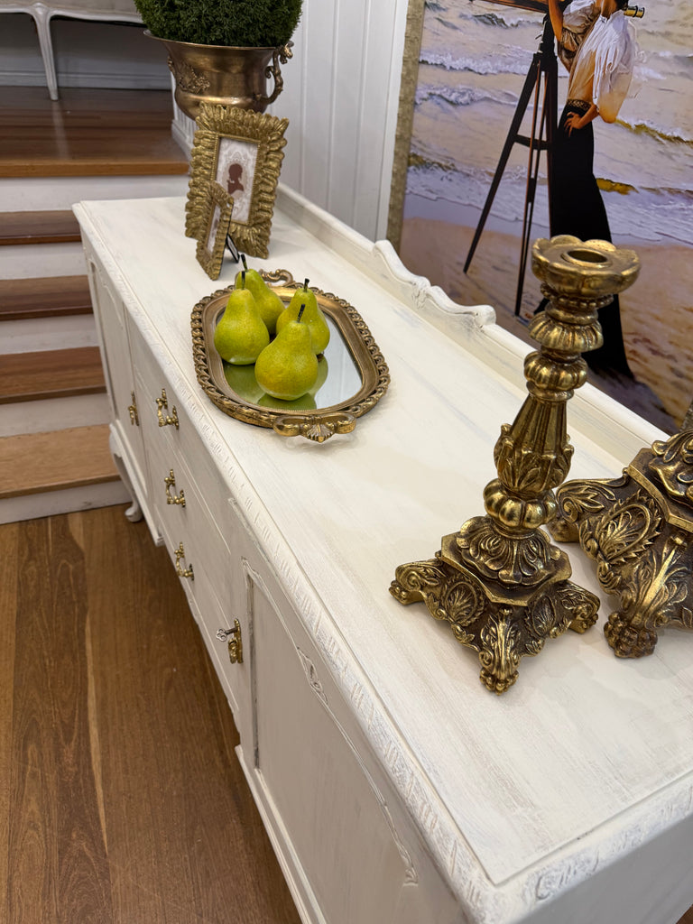 Vintage Queen Anne French Provincial Style Sideboard/Buffet