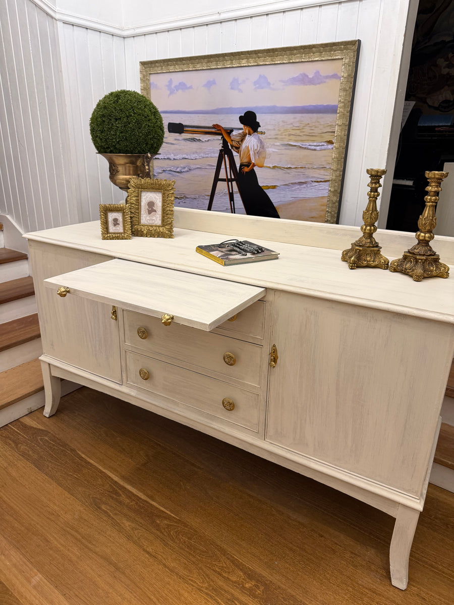 Vintage Rustic Provincial Style Sideboard/Buffet
