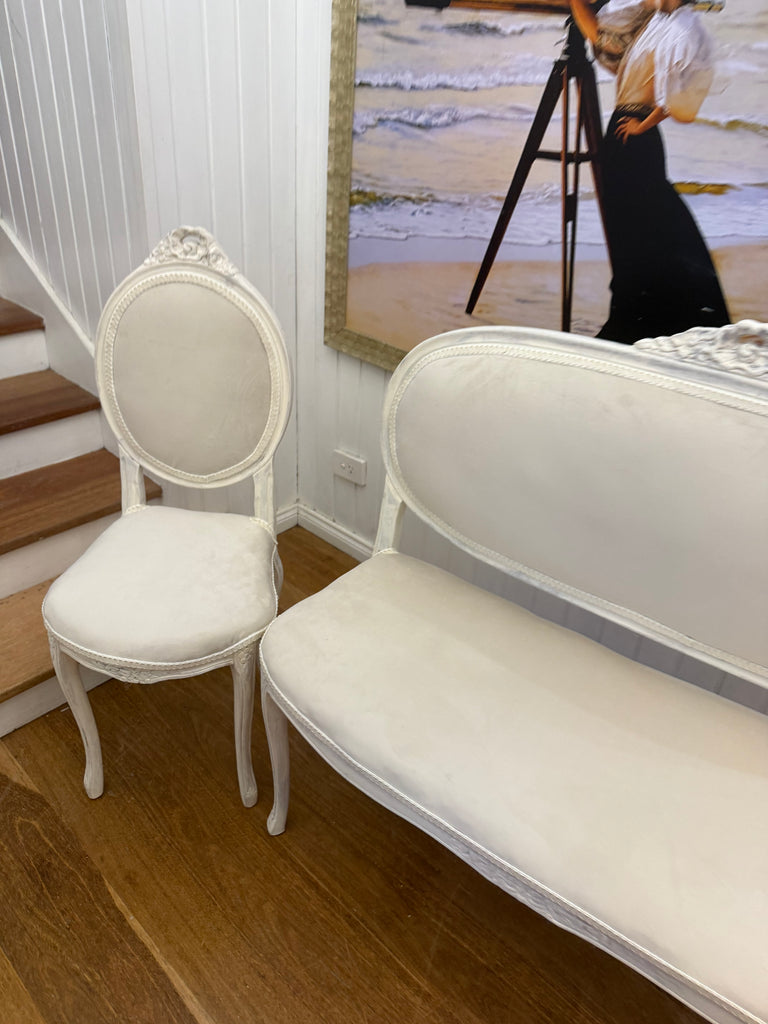 Vintage Queen Anne French Provincial Style Formal Sitting Suite