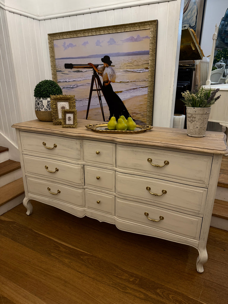 French Provincial Style Dresser/Drawers