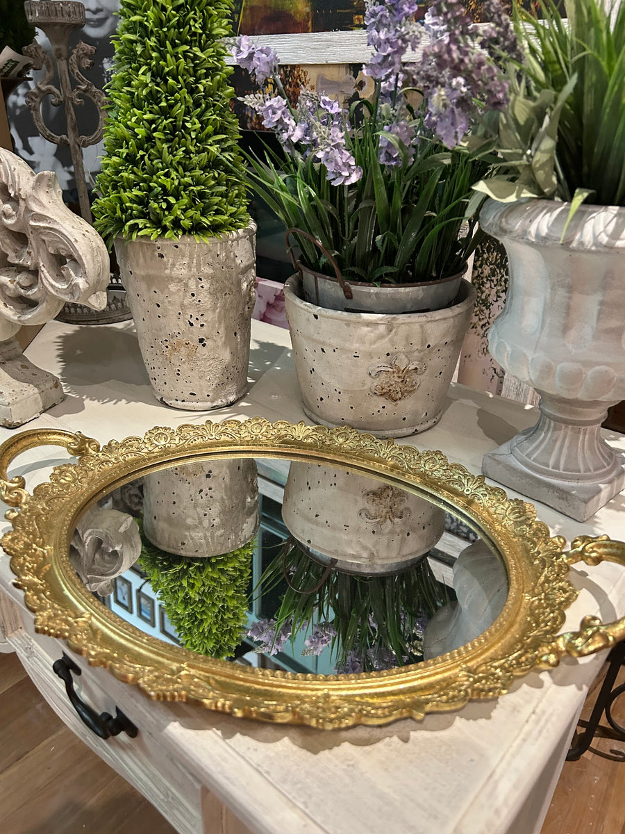 Gold coloured mirrored tray