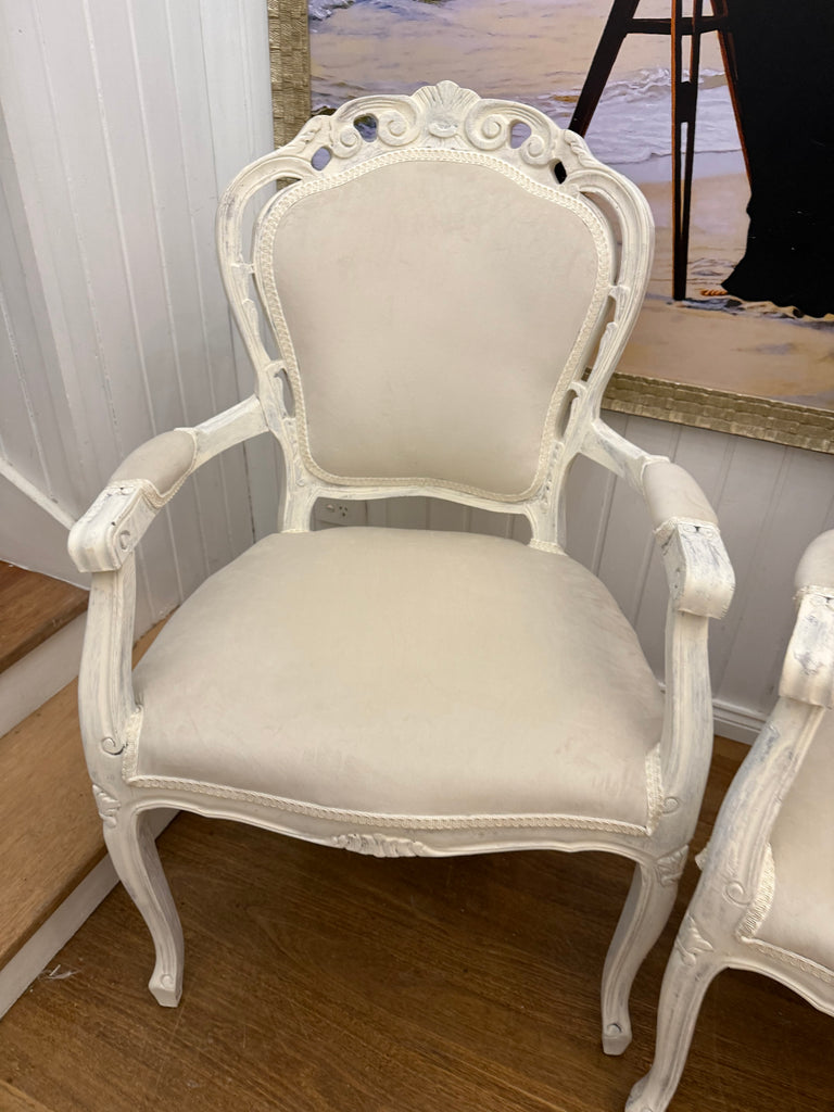 2 x Vintage Queen Anne French Provincial Style Armchairs