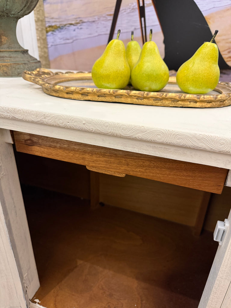Vintage French Provincial Style Sideboard/ Buffet