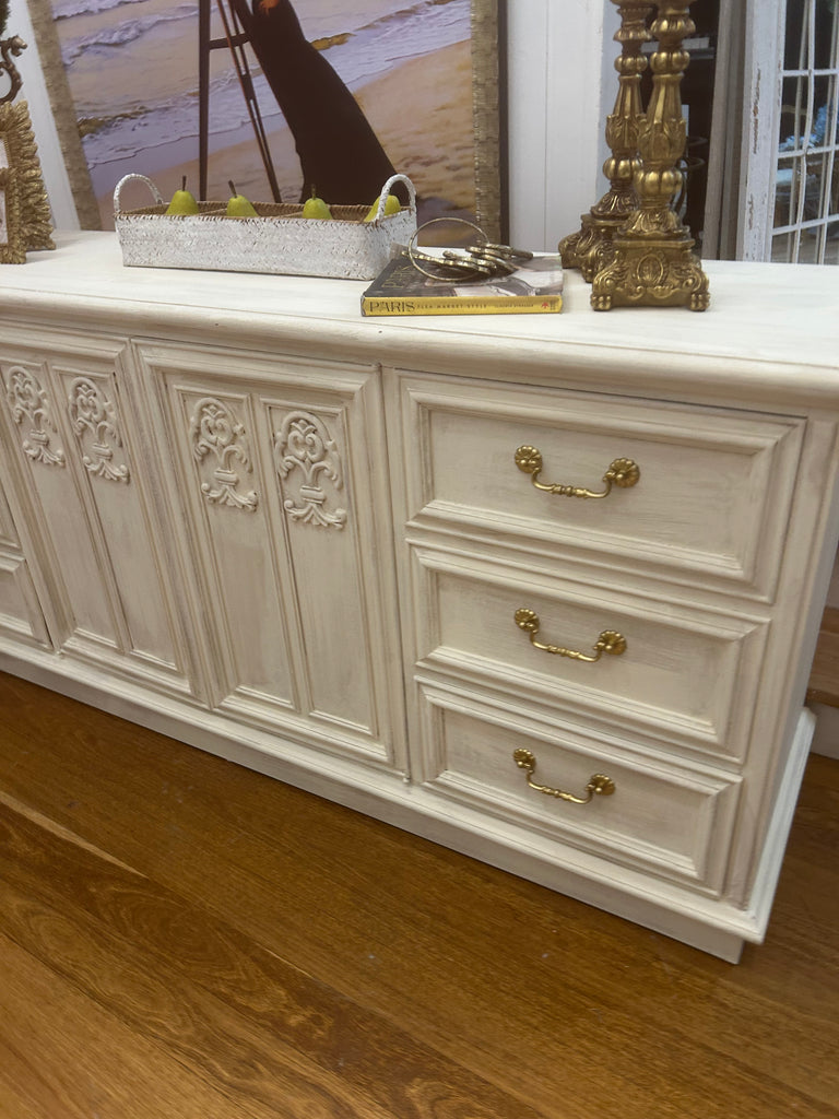 Vintage TV unit/ Dresser