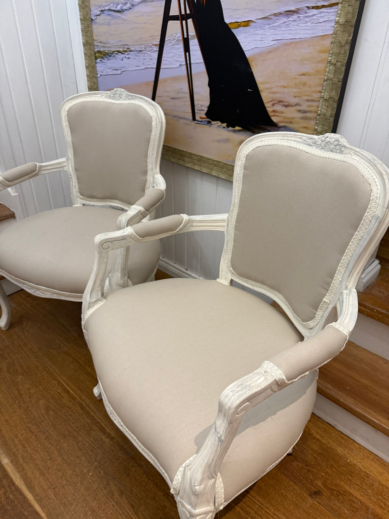 2 x Vintage Queen Anne French Provincial Style Armchairs
