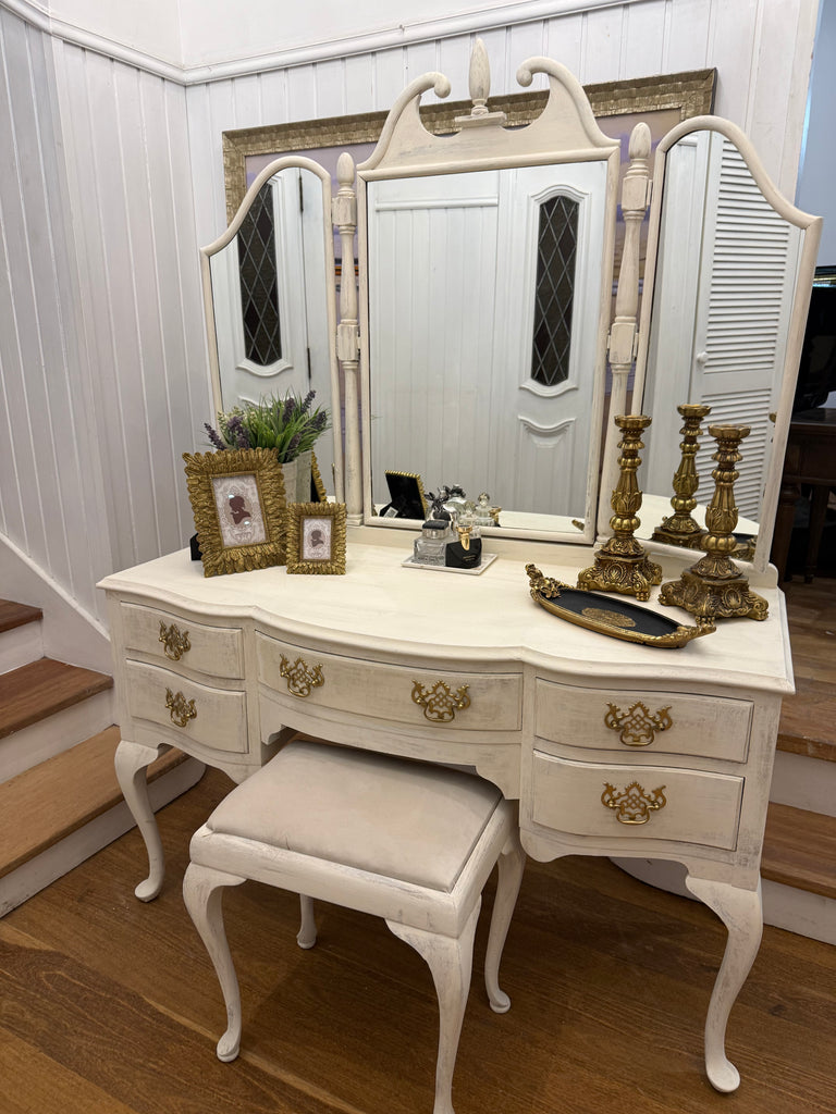Vintage Queen Anne French Provincial Style Dressing Table and Stool