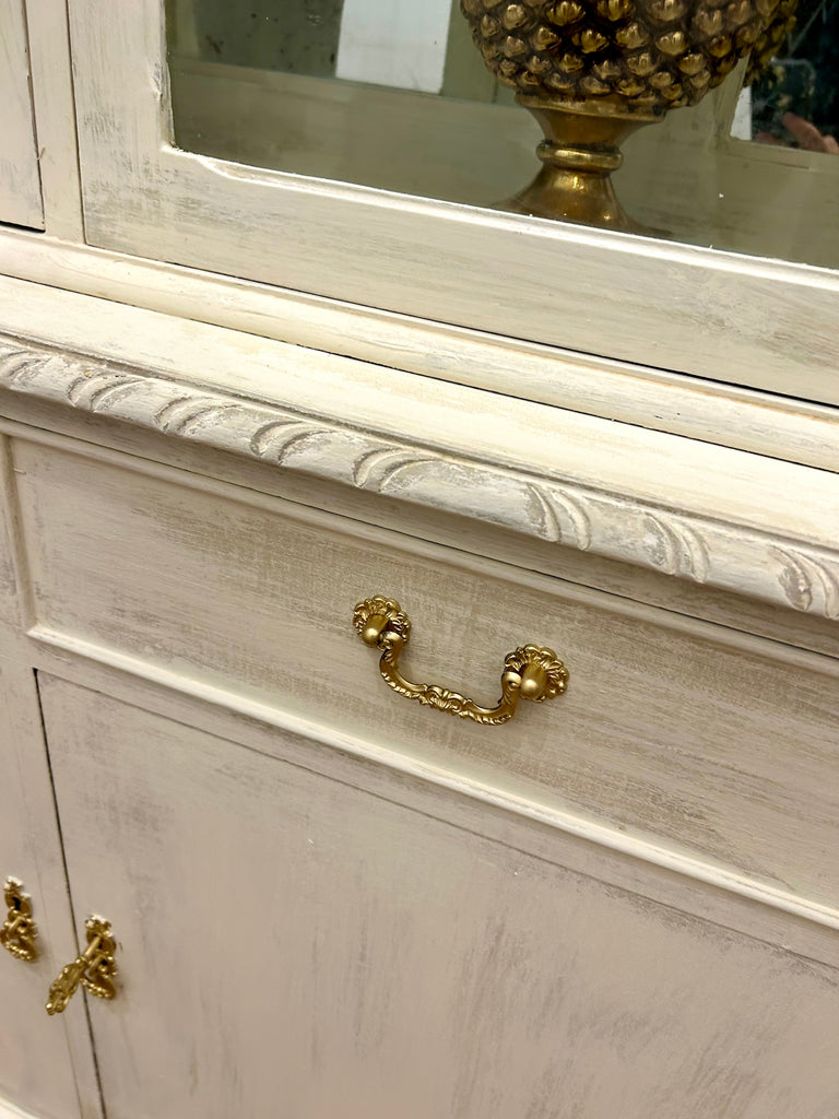 Vintage Buffer & Hutch