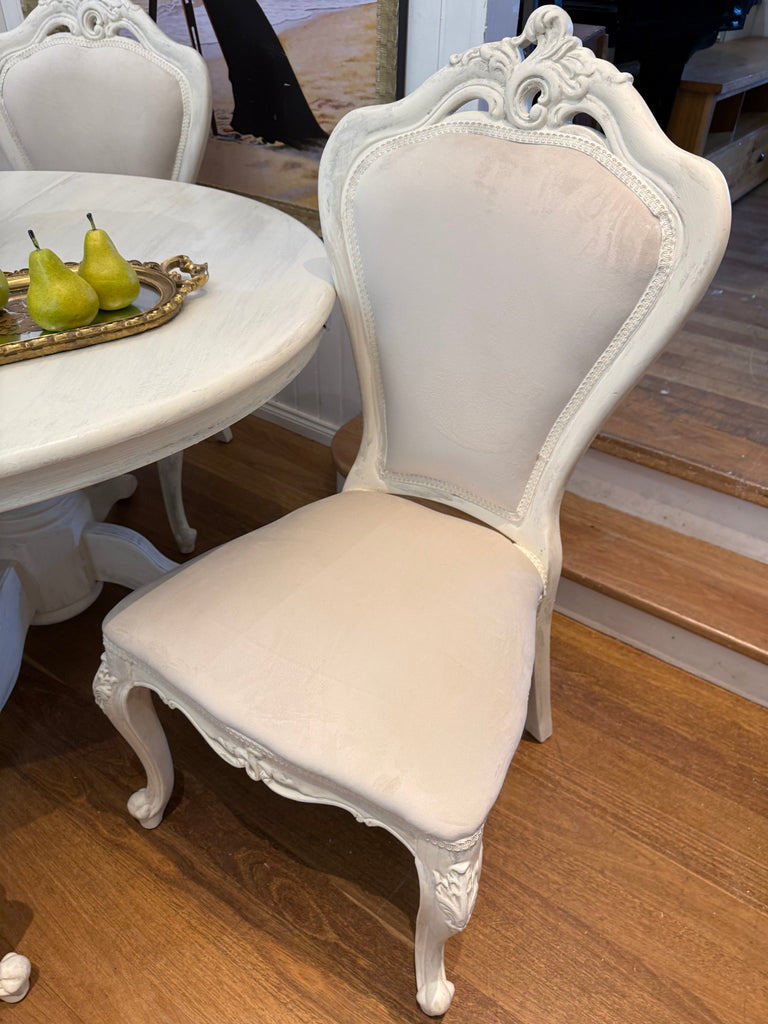 Vintage French Provincial Style Dining Table and 4 Chairs