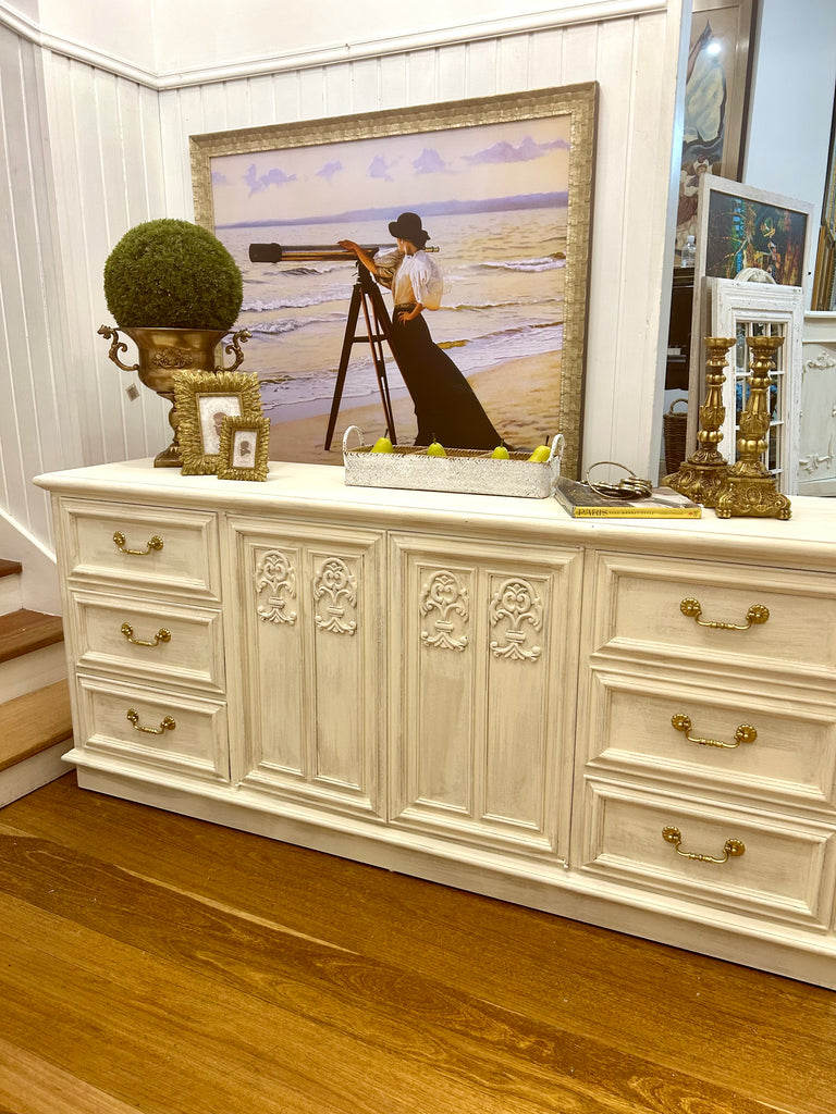 Vintage TV unit/ Dresser