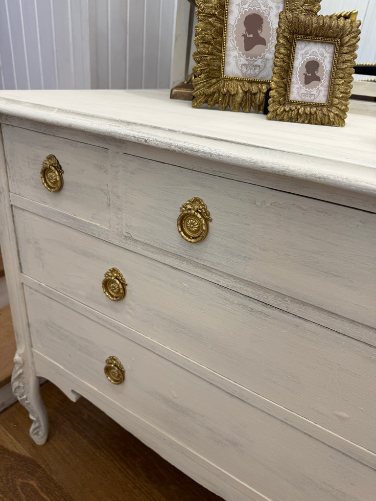 Antique French Provincial Style Dresser with mirror