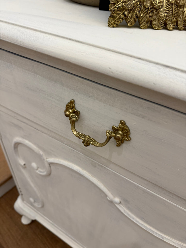 Small Vintage Queen Anne French Provincial Style Sideboard/ Buffet