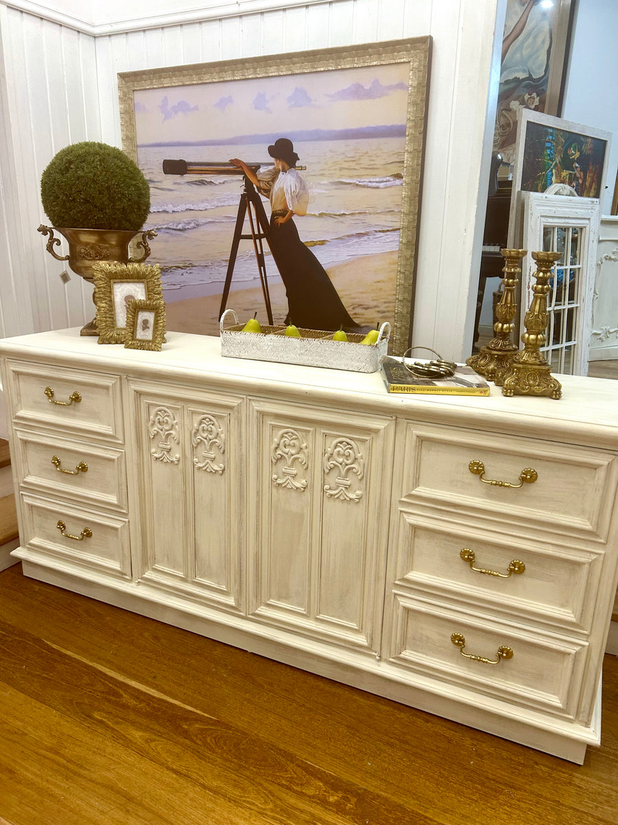 Vintage TV unit/ Dresser