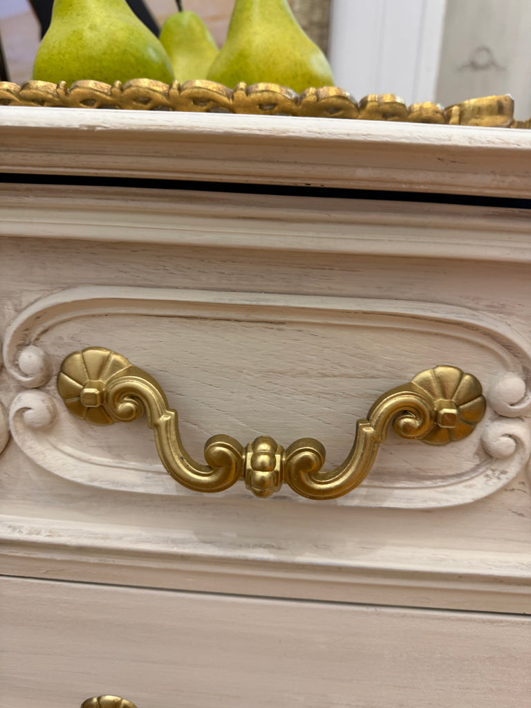 Vintage French Provincial Style Dresser/Drawers