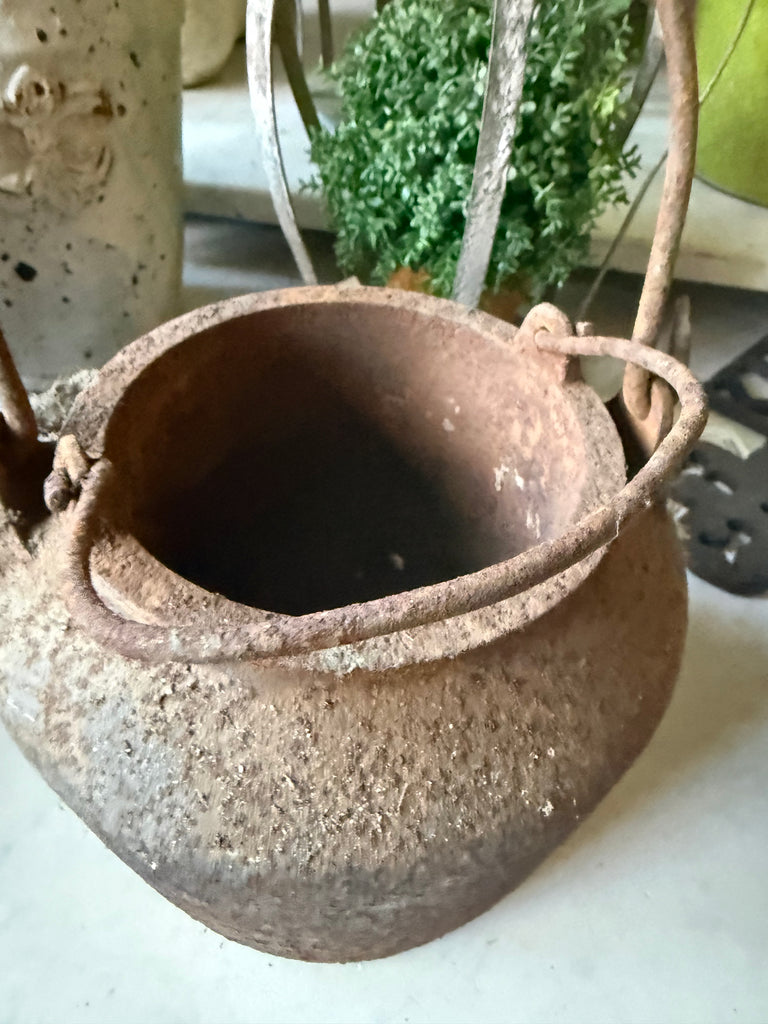 1800s Cast Iron Smelting Pot