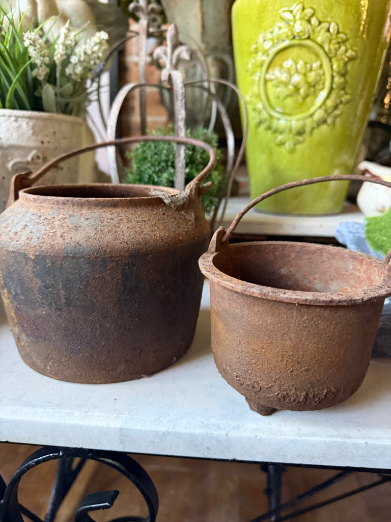 1800s Cast Iron Smelting Pot