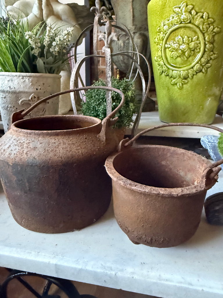 1800s Cast Iron Smelting Pot