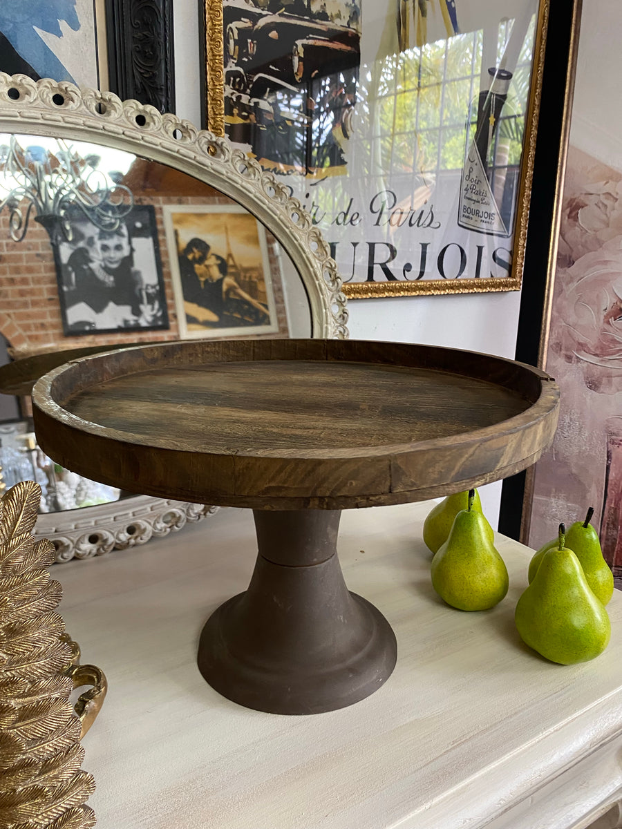 Rustic wood plate on metal base